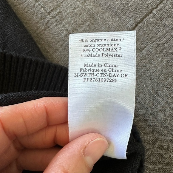 Everlane | The No-Sweat Sweater | Uniform - Picture 10 of 11